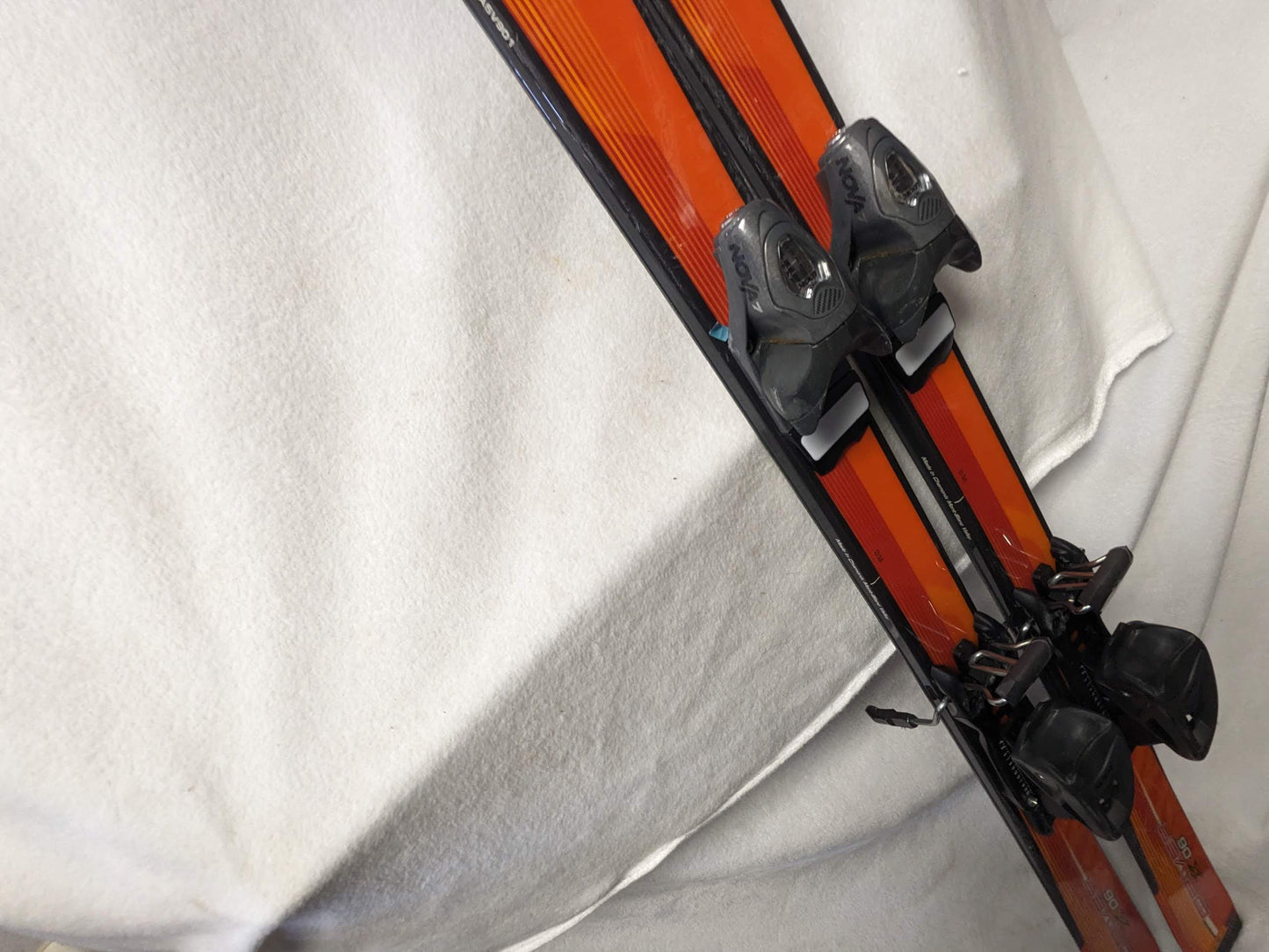 Dynastar Driver X06 Skis w/Look Bindings Size 162 cm Color Orange Condition Used