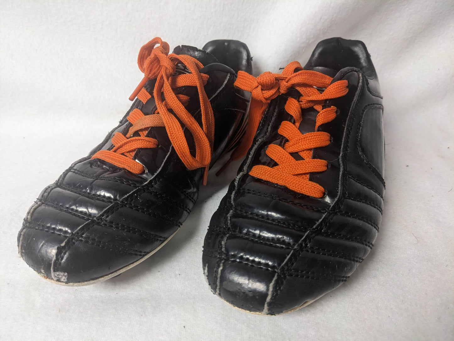 Classic Sport Youth Cleats Size 3 Color Black Condition Used