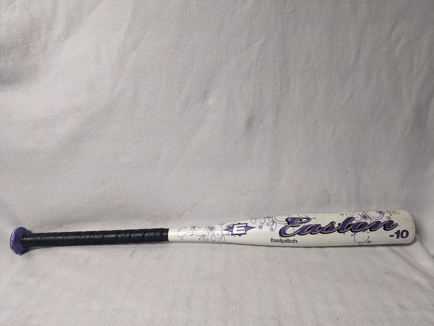 Easton Fastpitch Girl's Softball Bat Size 27 In 17 Oz White Used ISA NSA ISF ASA