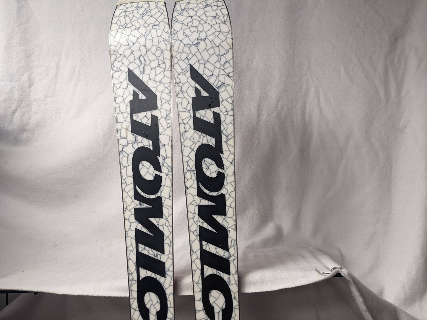 Atomic Beta CarvX 9.14 Skis *No Bindings* Size 160 Cm Color Red Condition Used