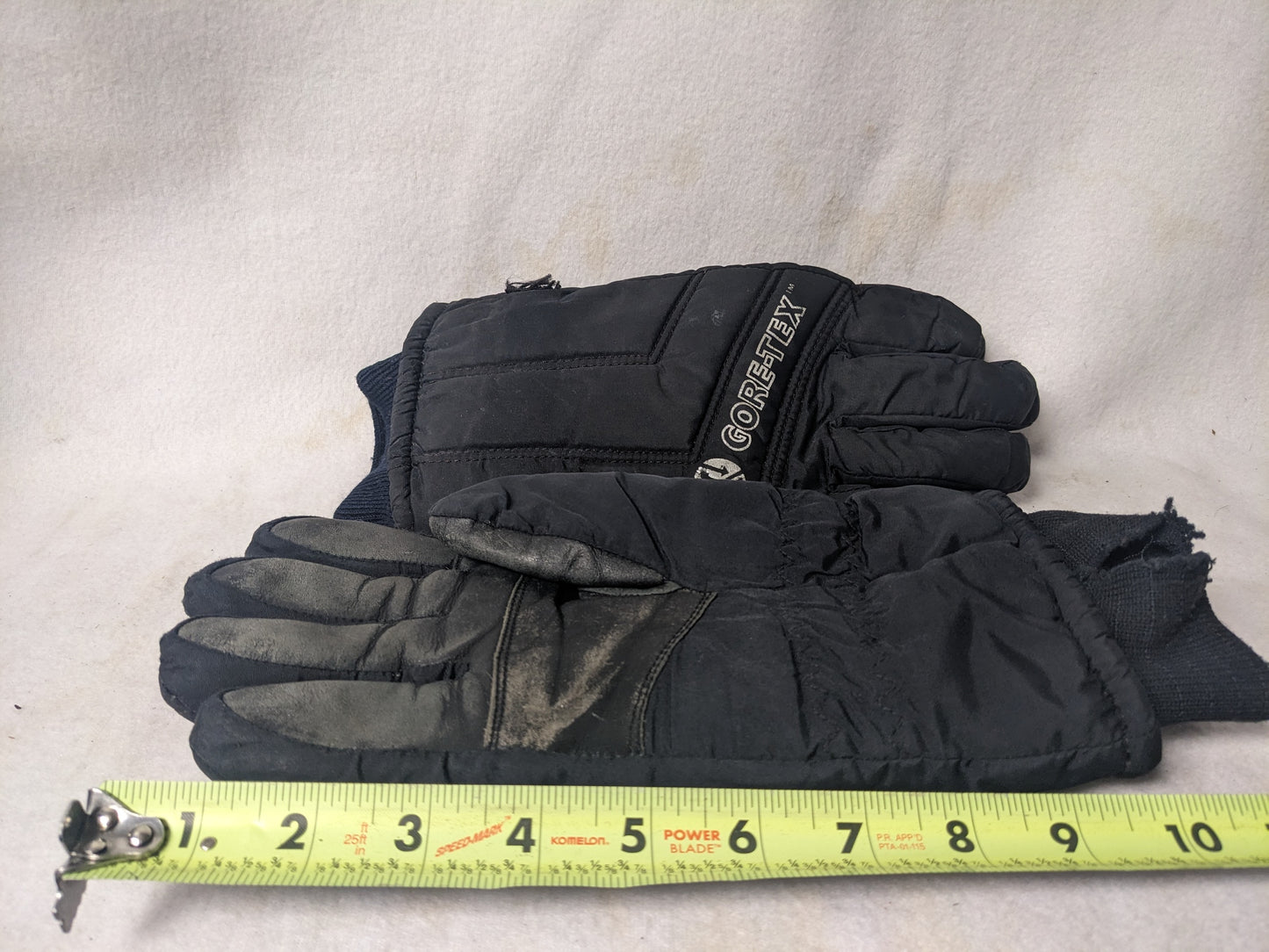 Gore-Tex Winter Gloves Size 10 In Color Black  Condition Used