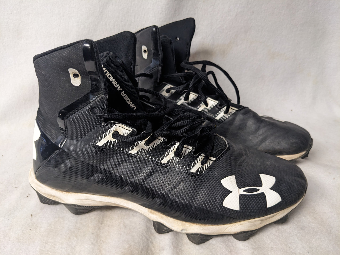 Under Armour High Top Cleats Size 6 Color Black Condition Used