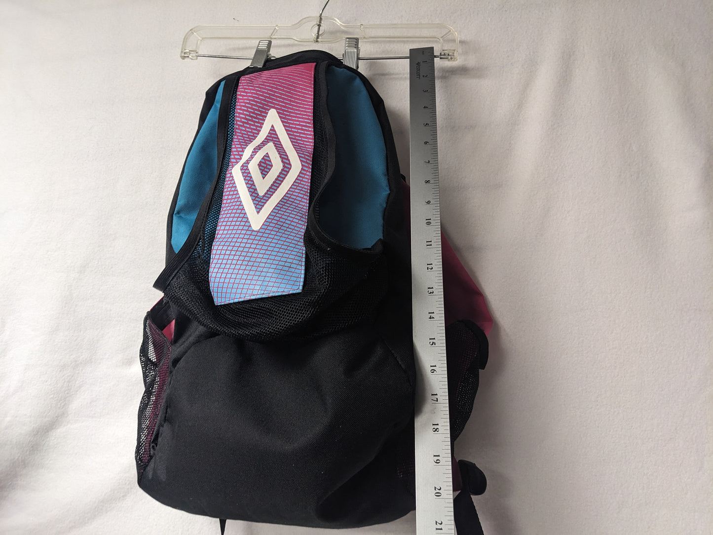 Umbro Daypack Backpack Size 18 In x14 In Color Pink Condition Used