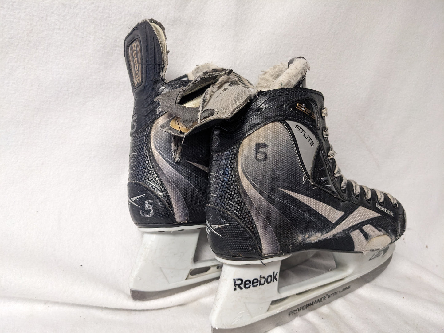 Reebok Fitlite SC3 07 Hockey Ice Skates Size 5 Color Black Condition Used