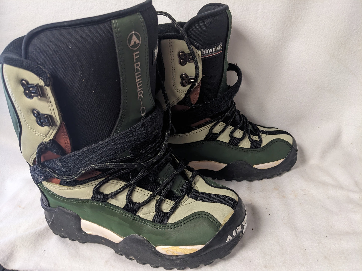 Airwalk Freeride Lace-Up Snowboard Boots Size 8 Color Green Condition Used