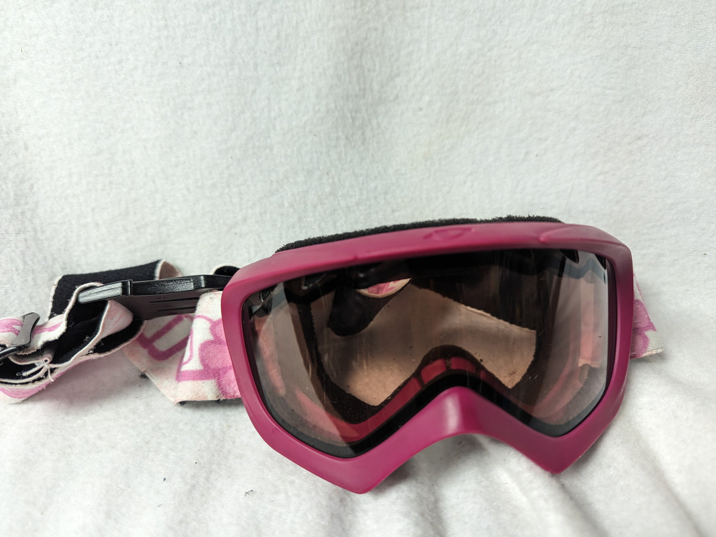 Giro Youth Ski/Snowboard Goggles Size Youth Color Pink Condition Used