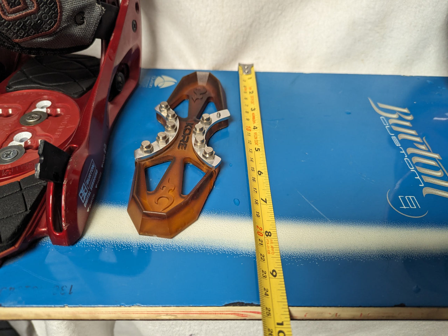 Burton Custom 64 Snowboard w/Burton Bindings (mismatched toe straps) Size 164 Cm Color Blue Condition Used