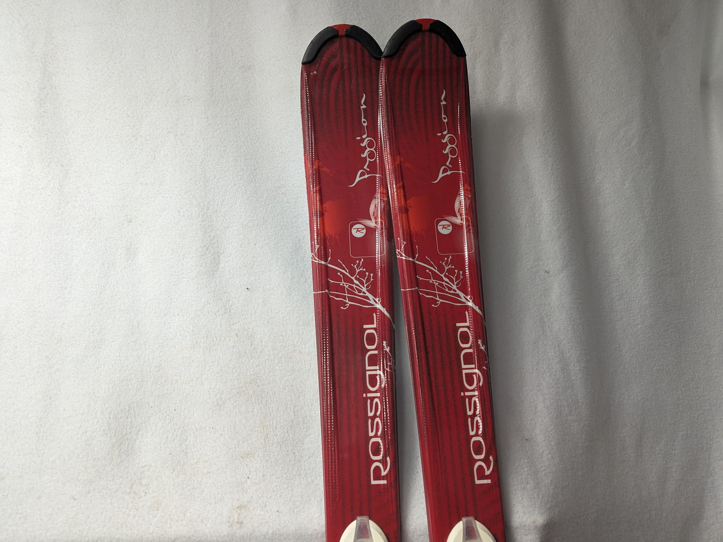 Rossignol Passion Youth Skis w/Rossignol Bindings Size 146 Cm Color Red Used