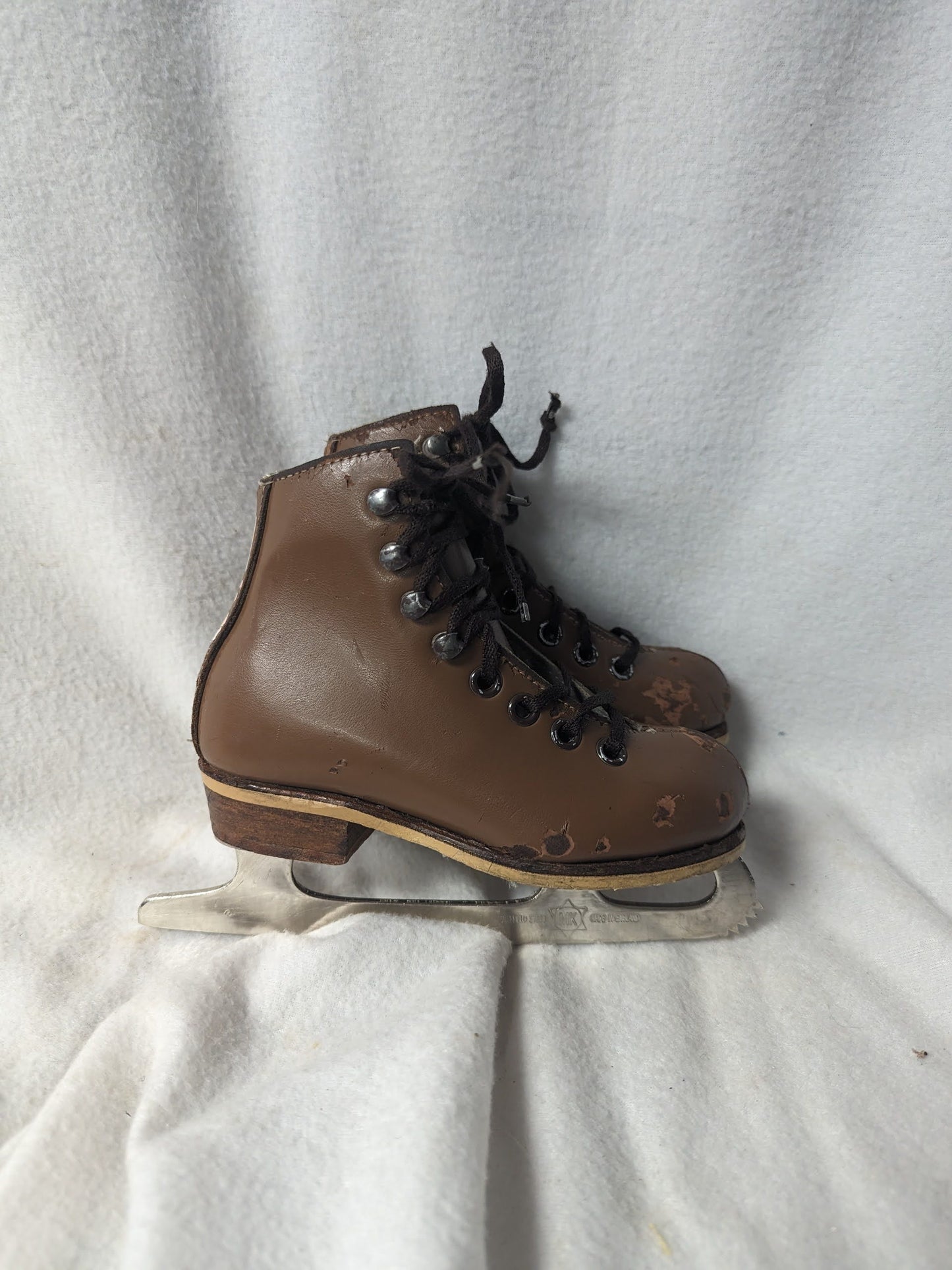 Rink Master Ice Skates Size Youth 9 Color Brown Condition Used