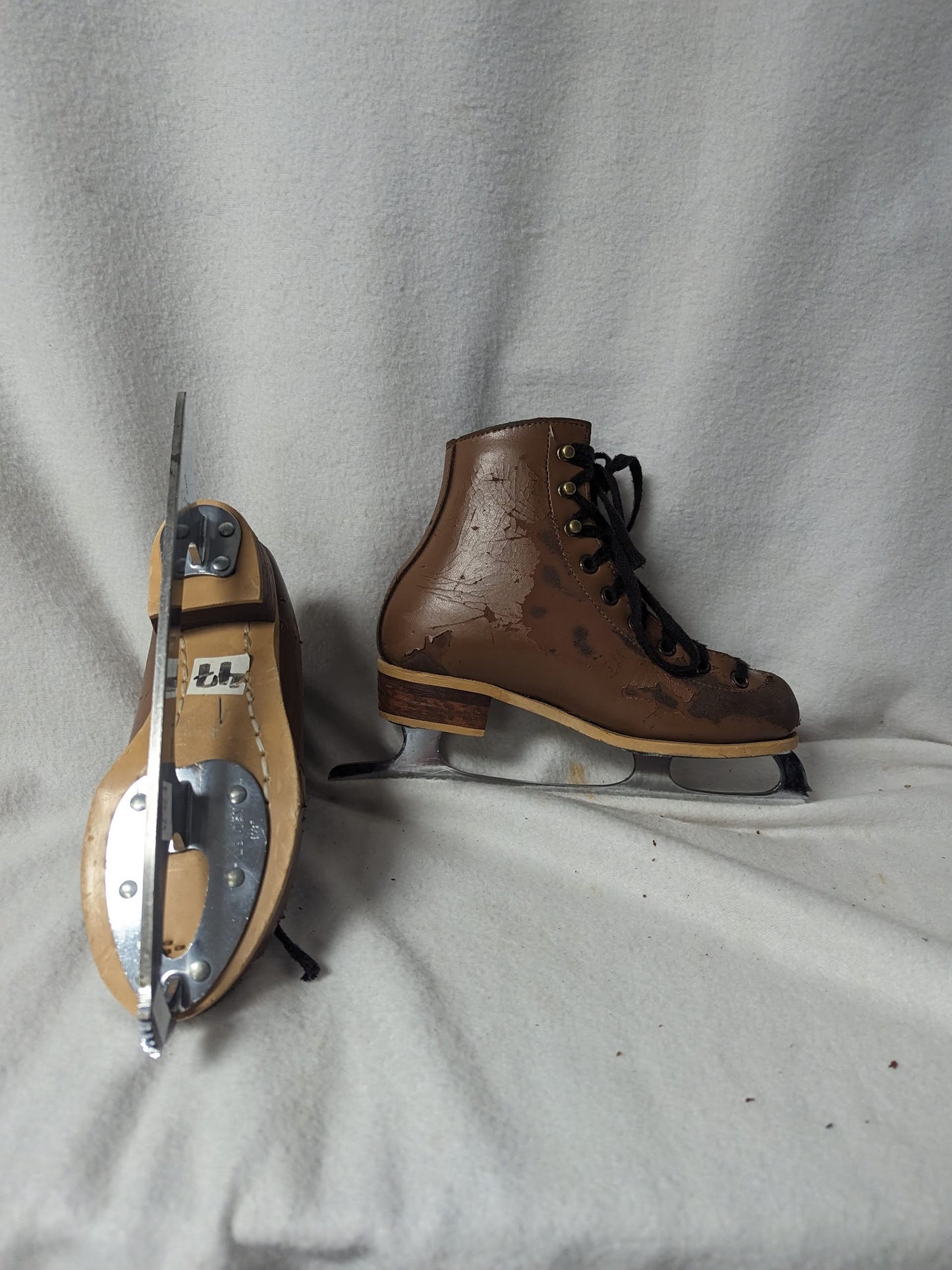 Rink Master Ice Skates Size 1 Color Brown Condition Used