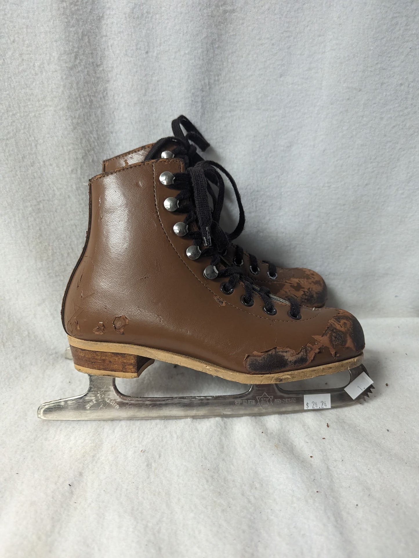 Rink Master Ice Skates Size 1 Color Brown Condition Used