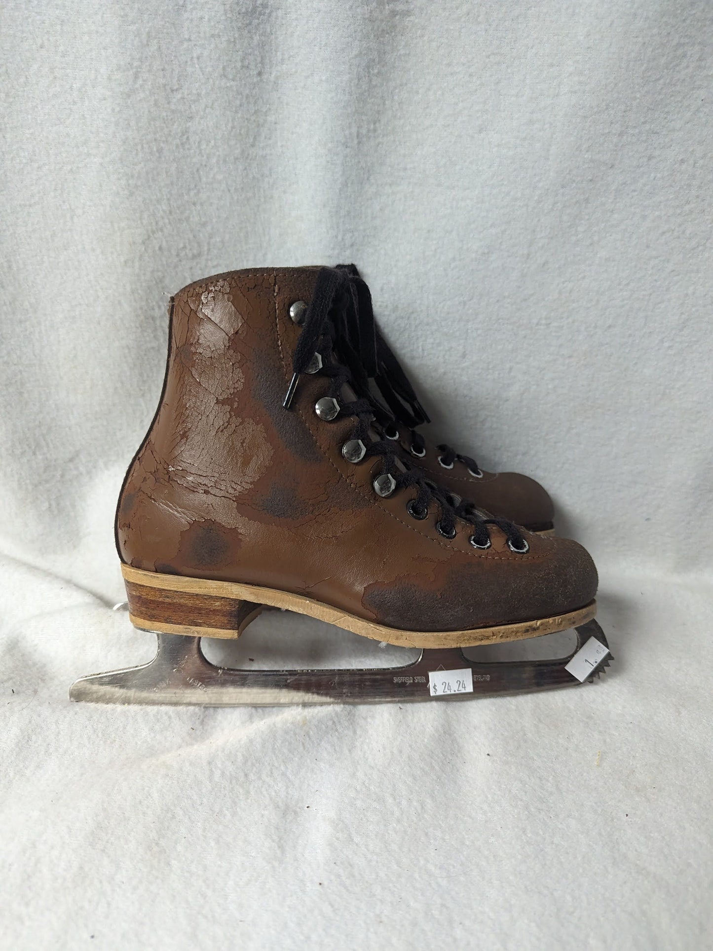 Rink Master Ice Skates Size 1 Color Brown Condition Used