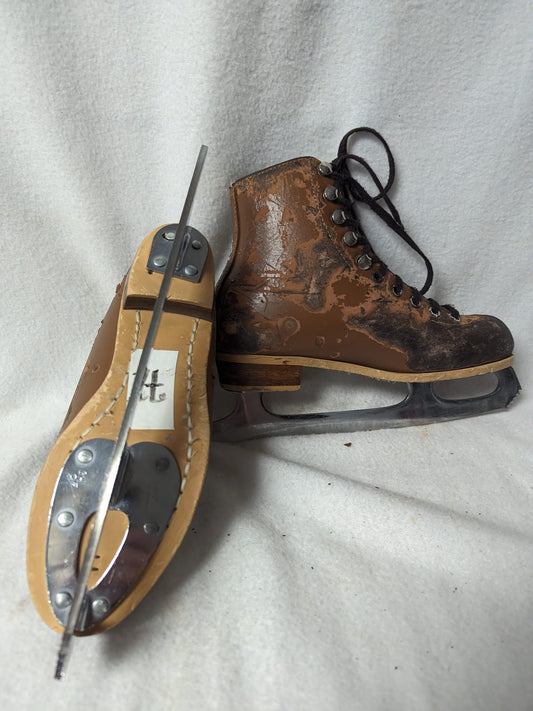 Rink Master Ice Skates Size 3 Color Brown Condition Used