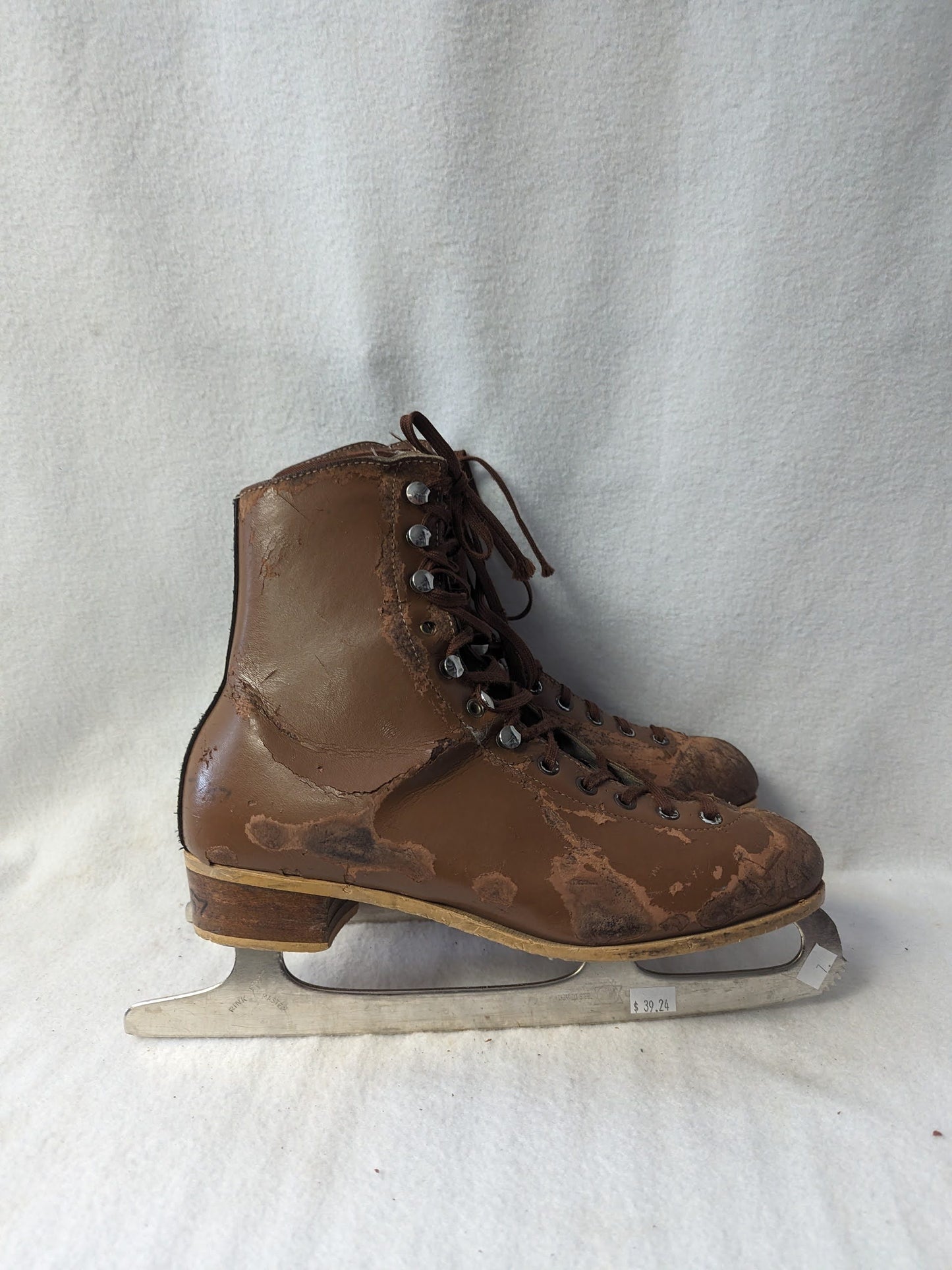 Rink Master Ice Skates Size 7 Color Brown Condition Used