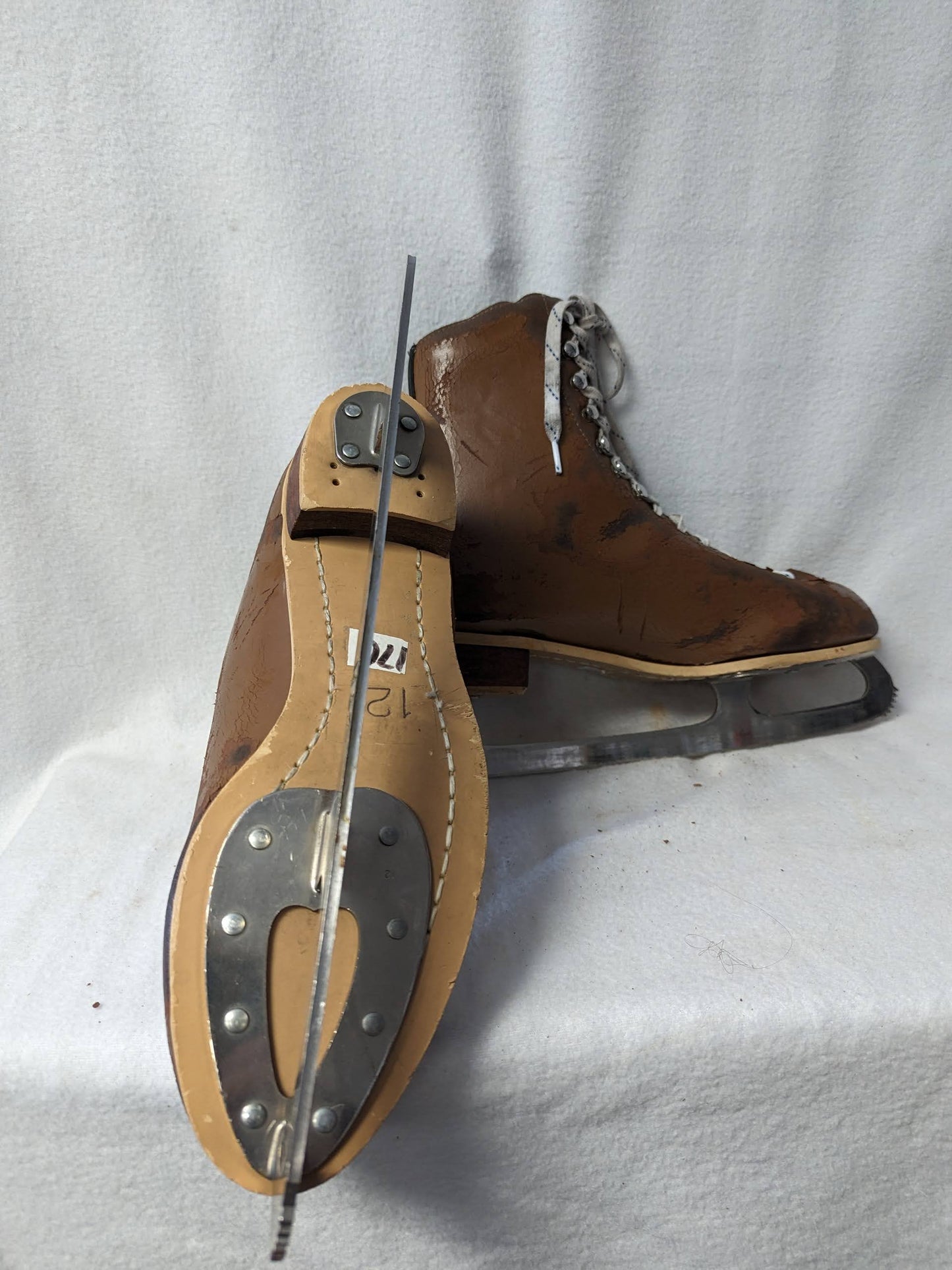 Rink Master Ice Skates Size 12 Color Brown Condition Used