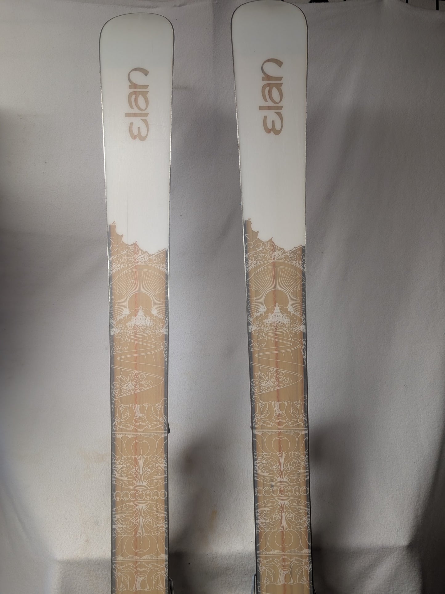 Elan Skis w/Marker 9.0 Bindings 160 cm Brown Used