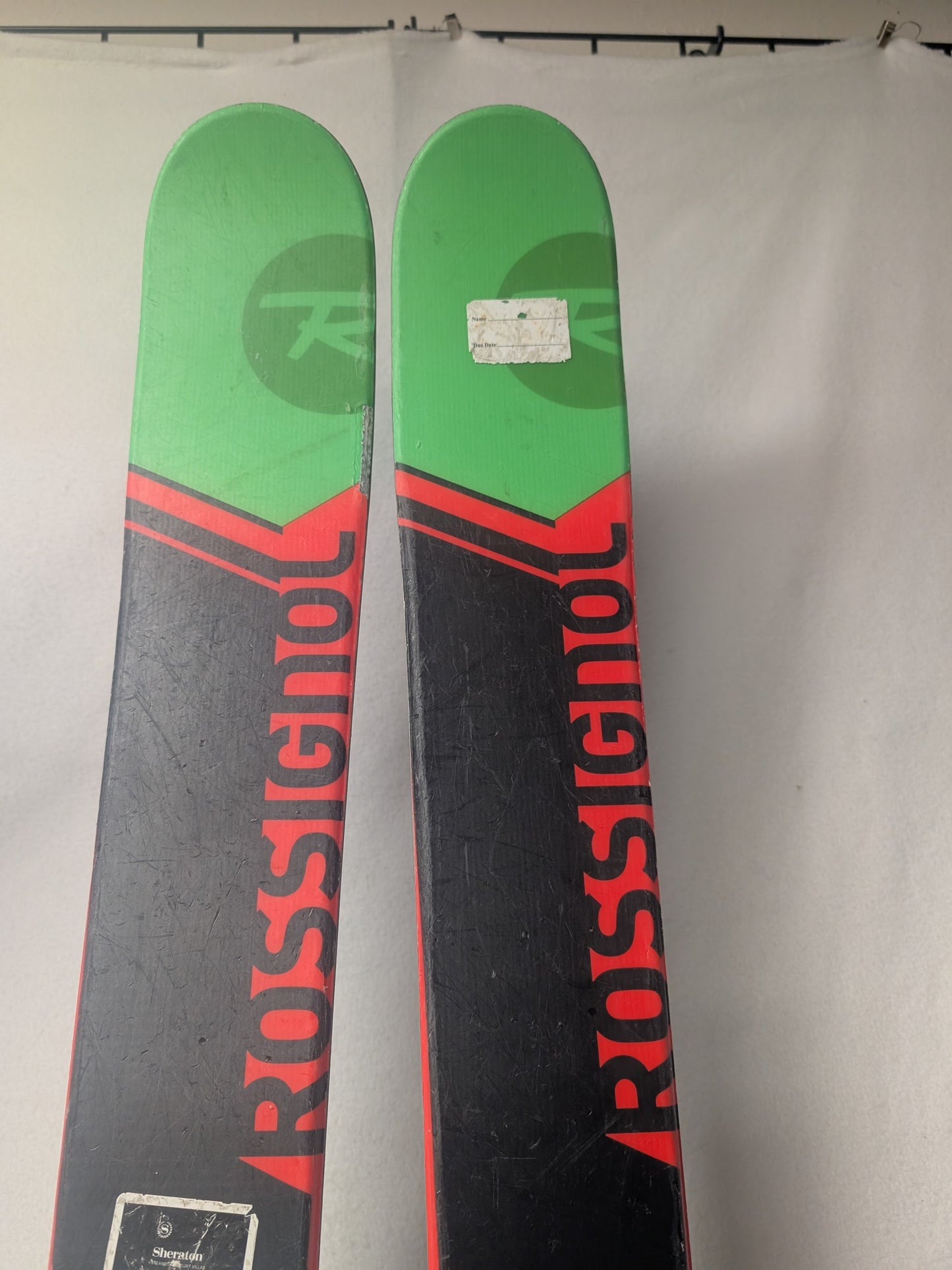 Rossignol Smash 7 Skis w/Marker Bindings Size 150 Black Used