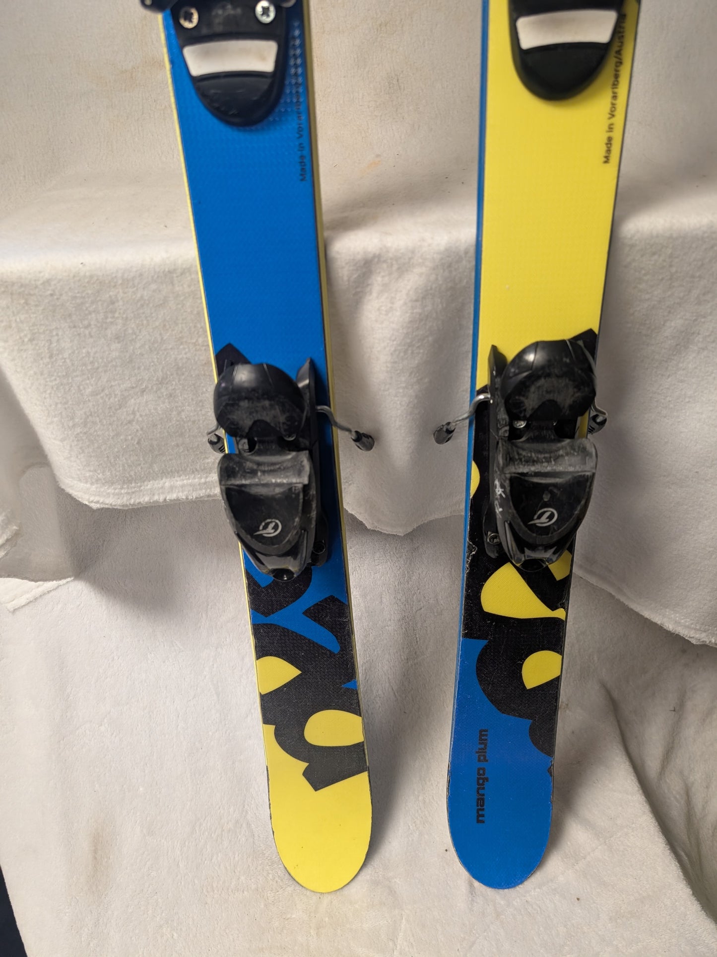 Head Mango Plum Skis w/Bindings Size 140 Cm Color Yellow Condition Used