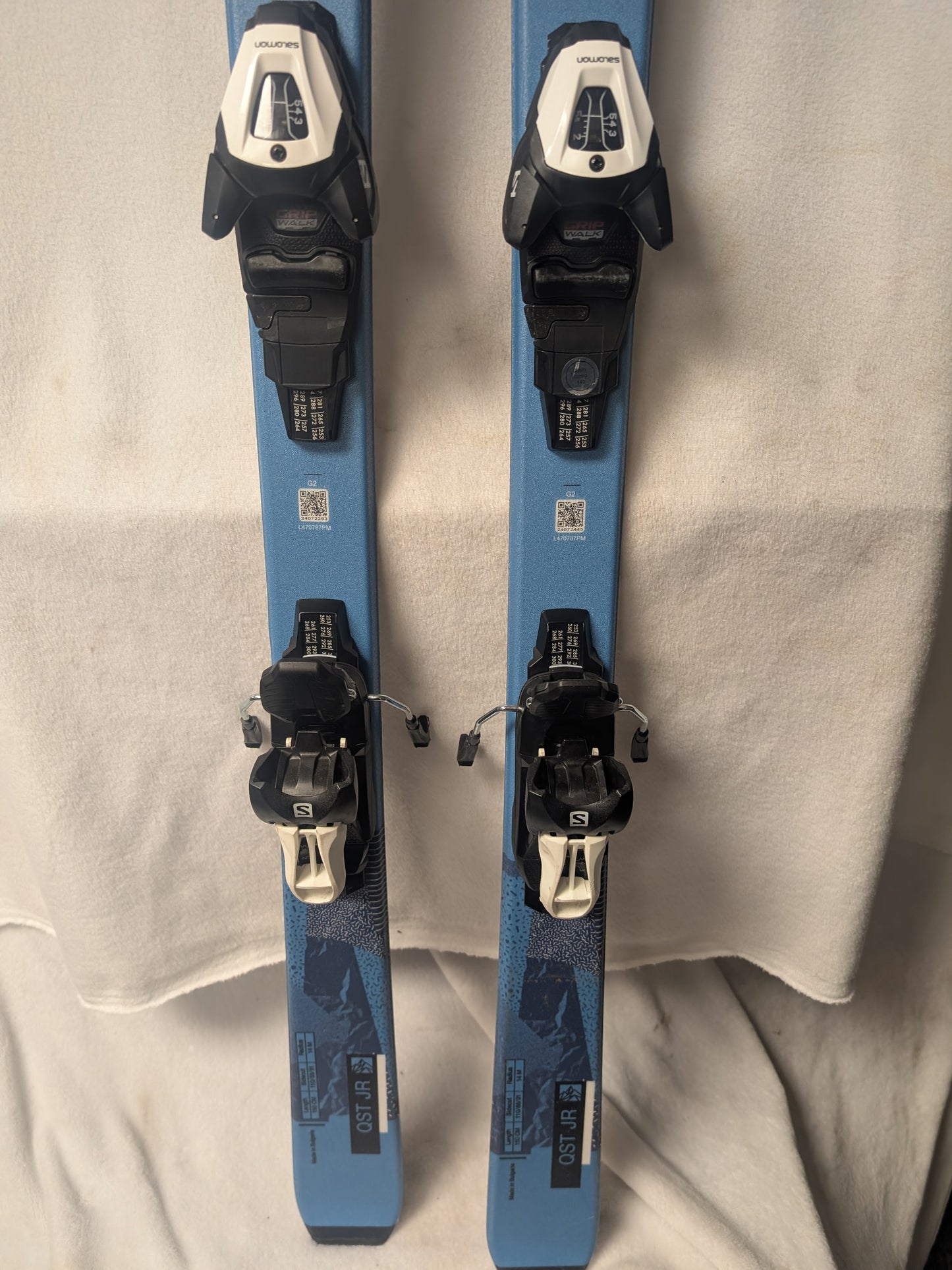 Salomon QST Jr Skis w/Salomon 6 Grip Walk Bindings Size 150 Cm Blue Used