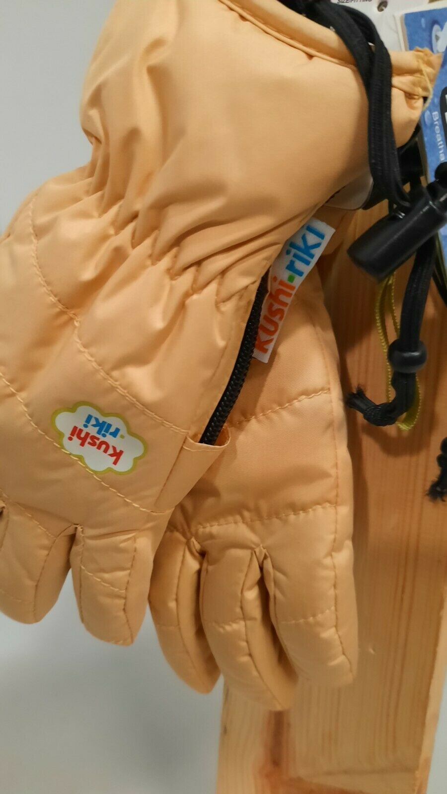 Kushi-riki Hope Gloves Size Youth Small Age 6/7 New