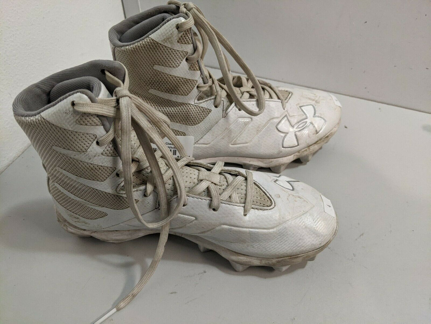 Under Armor Highlight Cleats Size 4 Color White Clearance Used