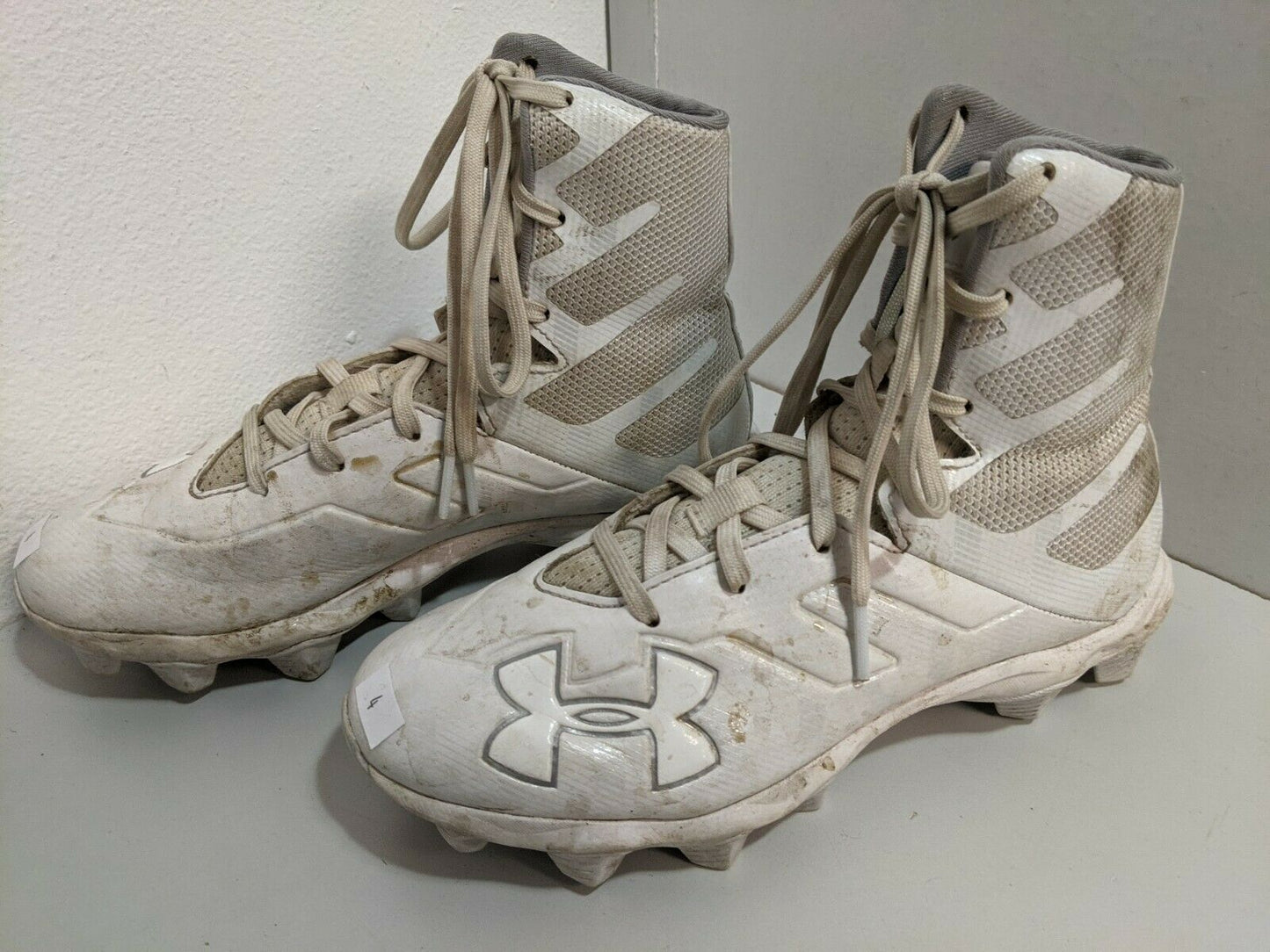 Under Armor Highlight Cleats Size 4 Color White Clearance Used