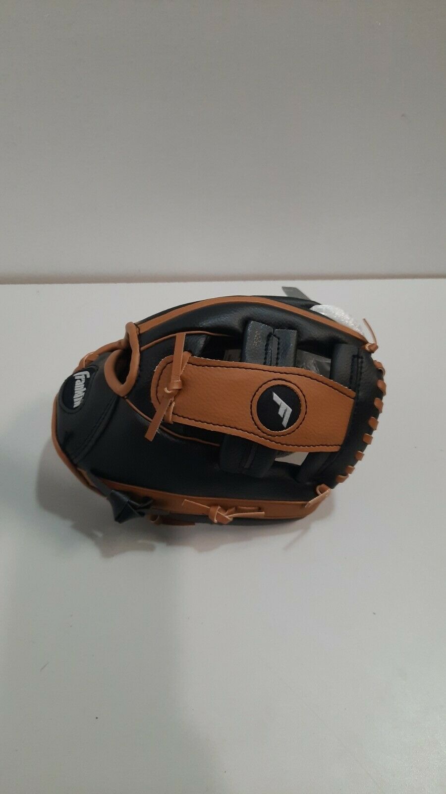 Franklin Baseball Mitt size 9.5 In left hand right hand throw with ball NEW