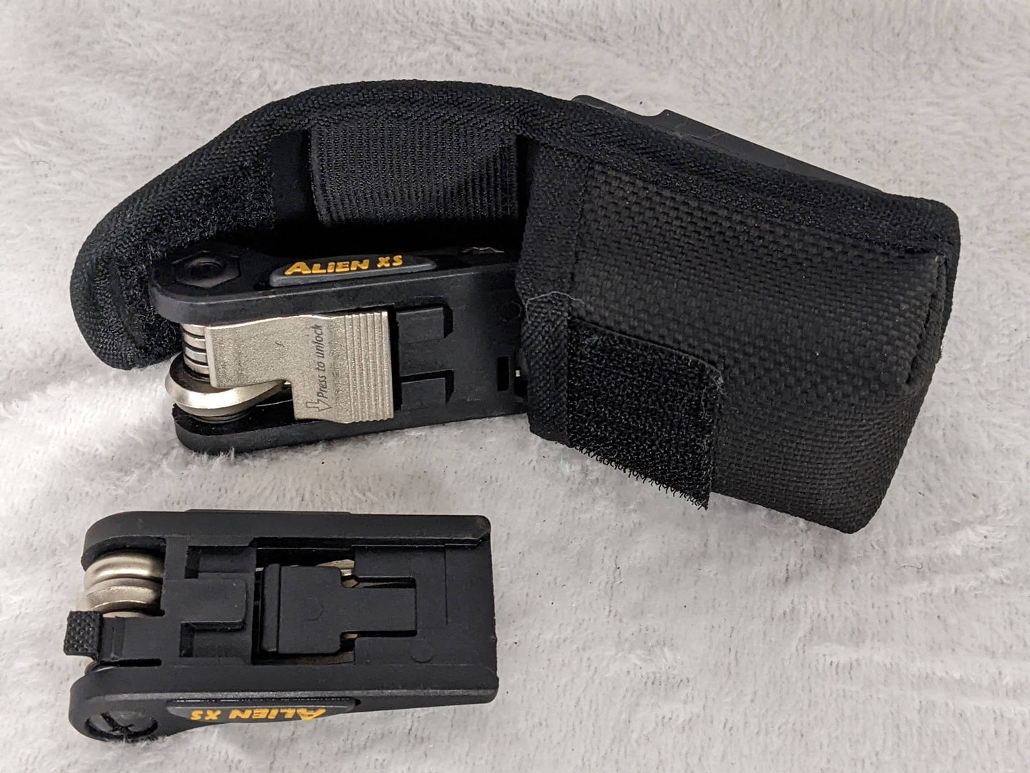 Topeak Alien XS Bicycle Belt Tool Travel Kit Size 12 Tools Color Black Used