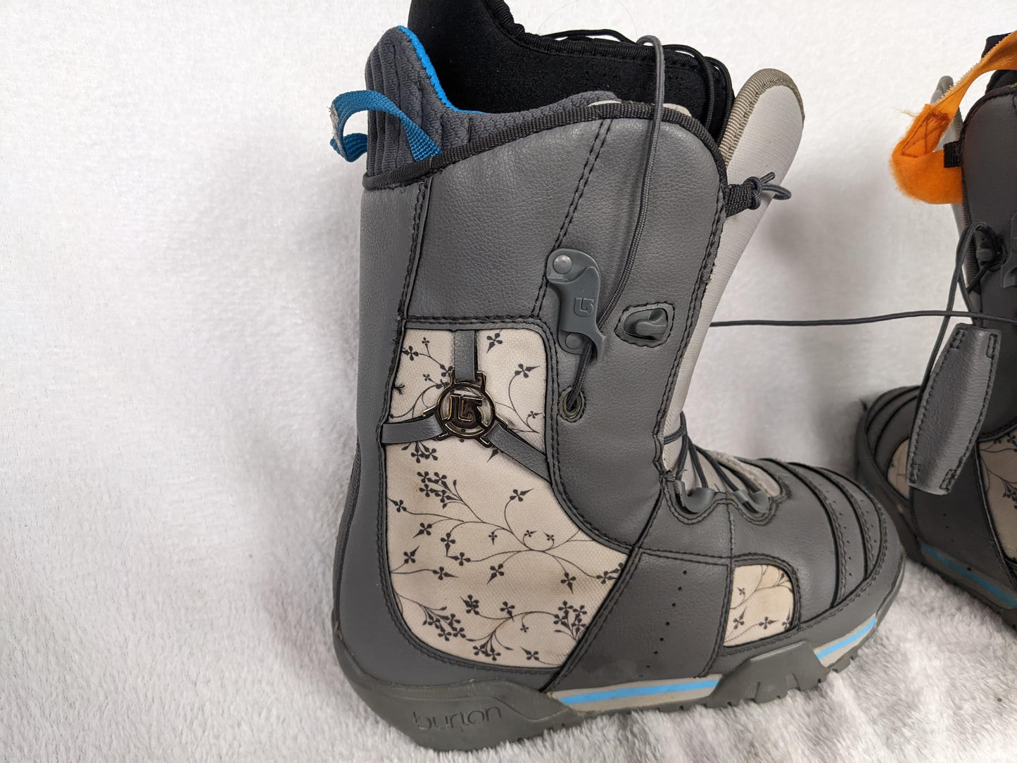 Burton Emerald Snowboard Boots (*Broken Chord*) Size Women 6 Color Gray Used