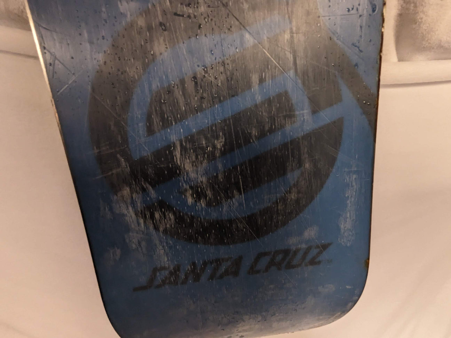 Santa Cruz Snowboard *Deck Only*No Bindings* Size 153 Cm Color Gray Used